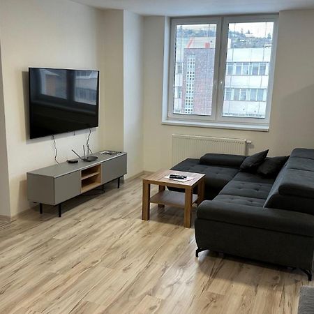Liptovský Mikuláš 2 Room Apartment With Balcony מראה חיצוני תמונה