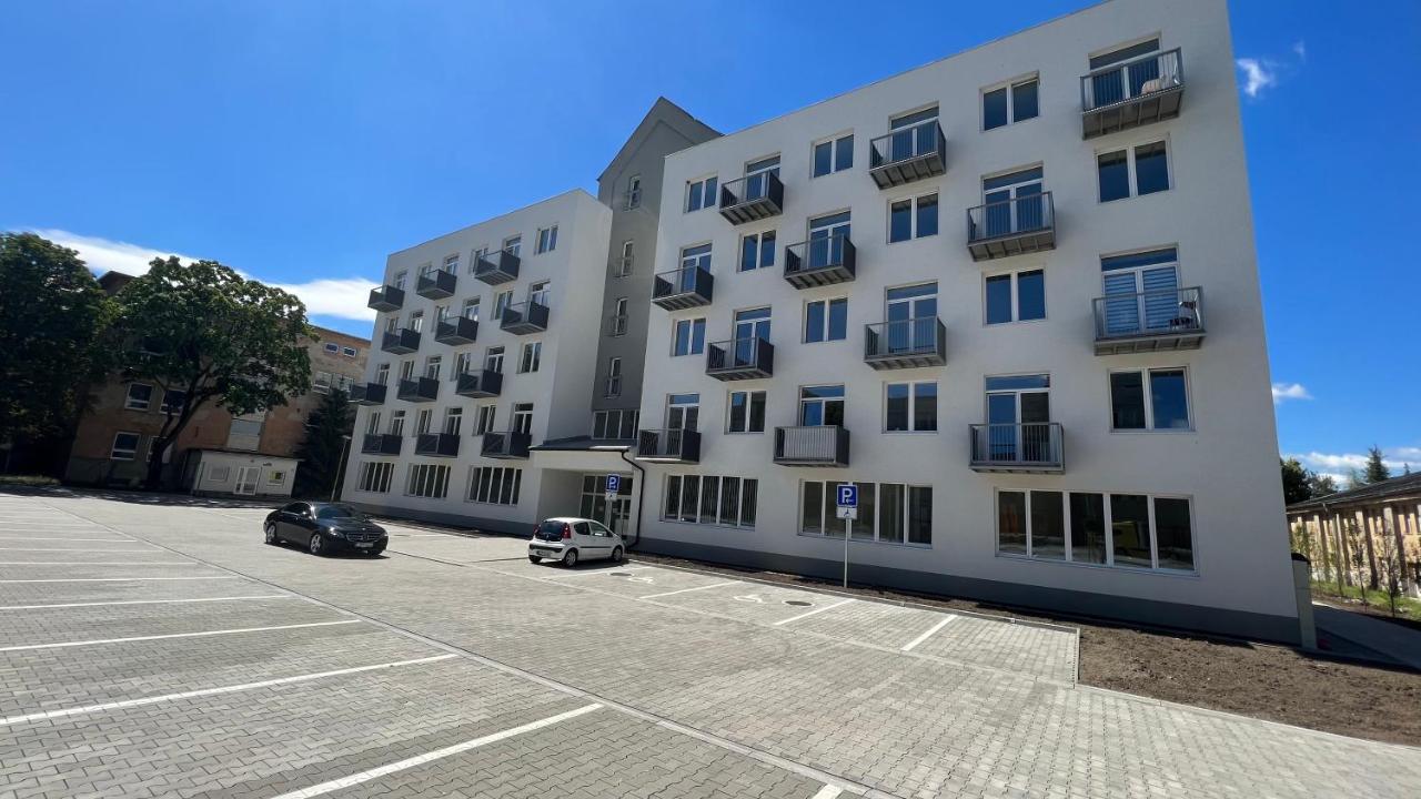 Liptovský Mikuláš 2 Room Apartment With Balcony מראה חיצוני תמונה