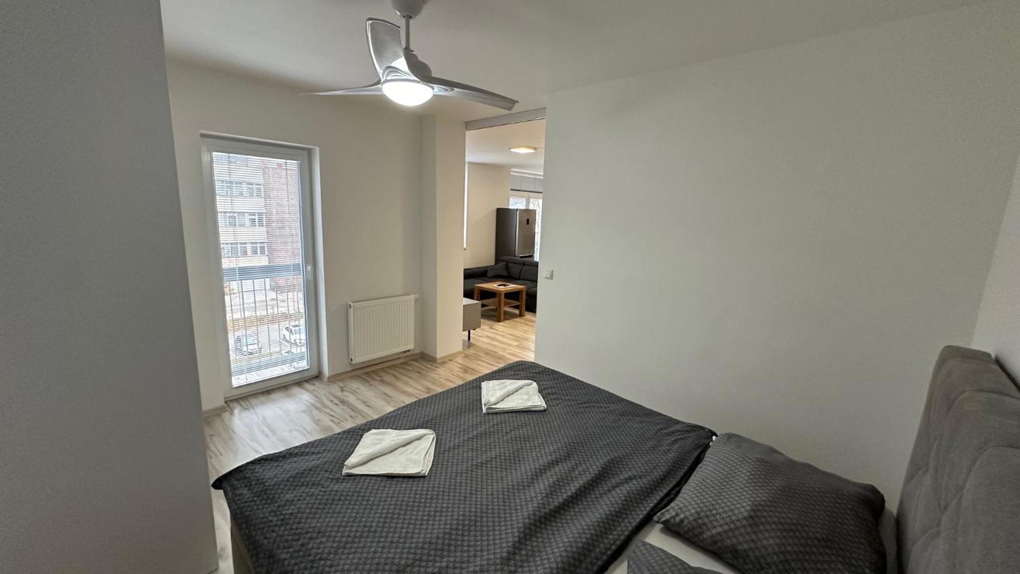 Liptovský Mikuláš 2 Room Apartment With Balcony מראה חיצוני תמונה