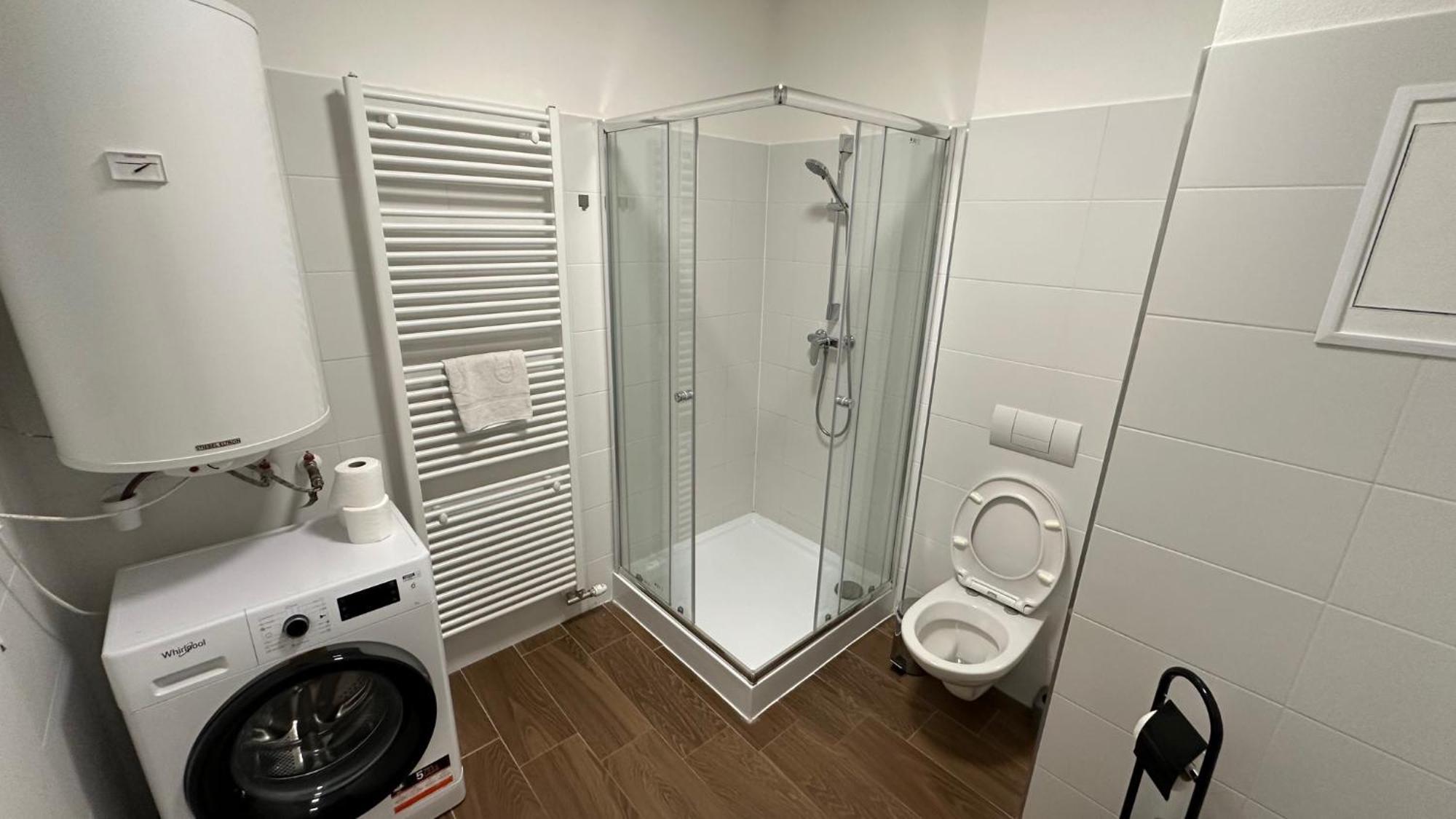 Liptovský Mikuláš 2 Room Apartment With Balcony מראה חיצוני תמונה