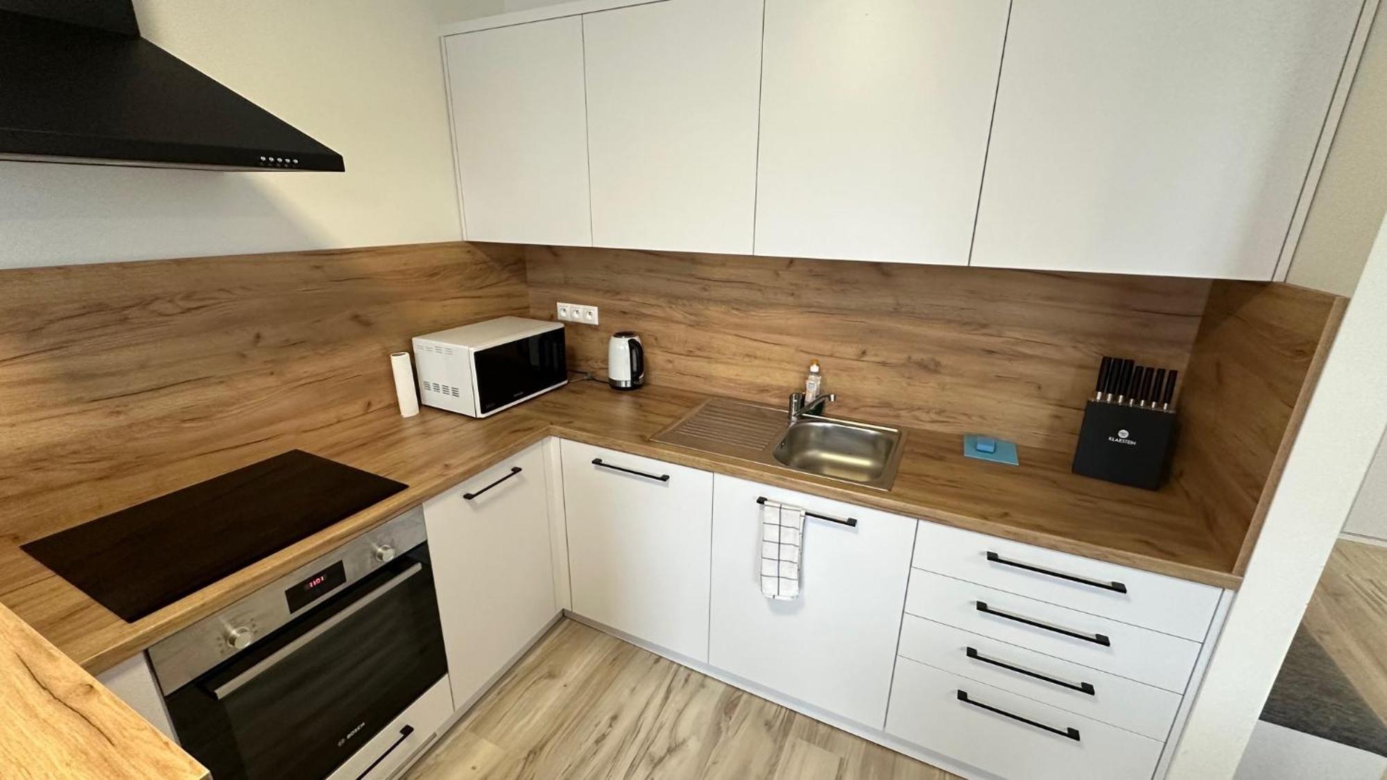 Liptovský Mikuláš 2 Room Apartment With Balcony מראה חיצוני תמונה