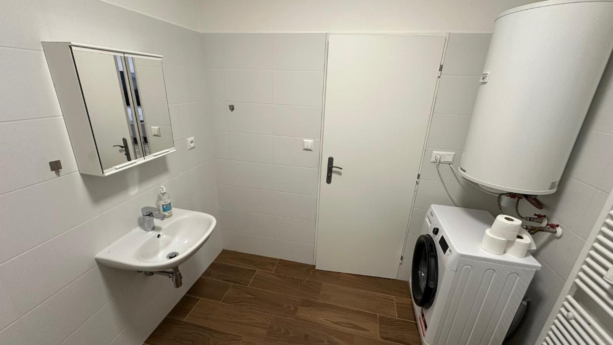Liptovský Mikuláš 2 Room Apartment With Balcony מראה חיצוני תמונה